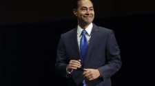 Undocumented immigrants should get health care, Julián Castro affirms