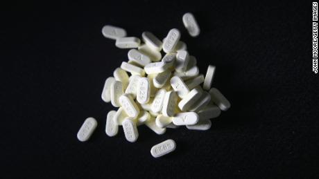 US drug overdose deaths fell slightly in 2018