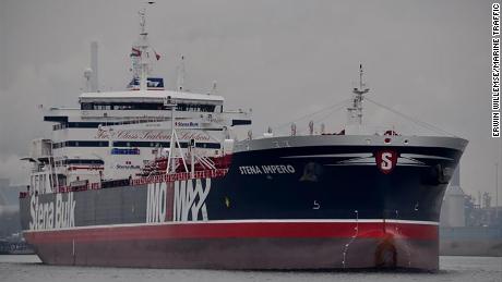 UK vows &#39;robust&#39; action if Iran doesn&#39;t release British-flagged oil tanker