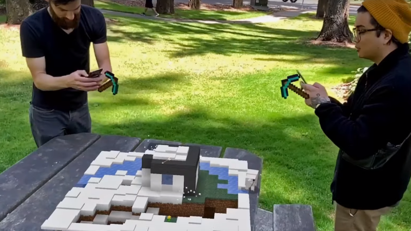 Illustration for article titled Minecraft Earth Gameplay Looks Adorable