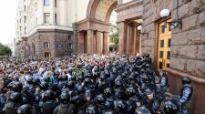 Moscow Police Arrest More Than 400 at Election Protest