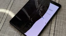 Samsung CEO calls Galaxy Fold launch failure “embarrassing”