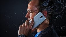 Samsung charged with misleading Galaxy phone owners over water resistance