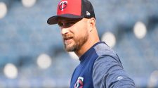 Twins manager wants players to get away before pressure gets turned up