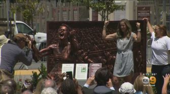 Rose Bowl Unveils Statue Commemorating Brandi Chastain And The 1999 Women’s World Cup Team – CBS Los Angeles