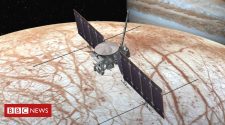 Nasa confirms ocean moon mission