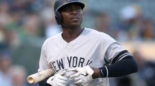 Didi Gregorius exits Yankees game with right shoulder injury