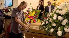Hundreds of Strangers Mourn With El Paso Widower, After Open Invitation to His Wife’s Funeral