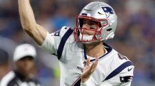 Rookie QB Stidham shines in first Pats audition