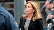 Live updates: Felicity Huffman to be sentenced in college admissions scandal