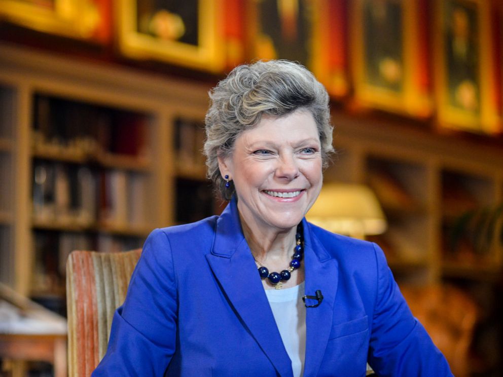 PHOTO: Cokie Roberts conducts and interview at the University Club in Washington, Oct. 29, 2015.