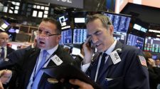 US stocks are mixed as banks gain, technology drops | Highlands News-Sun