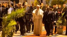 BREAKING NEWS: Pope Francis arrives in Mozambique
