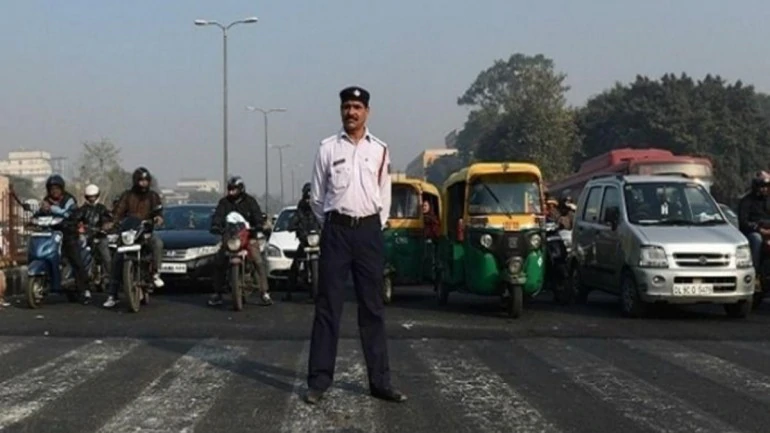 Law makers turn law breakers in Uttar Pradesh, 51 policemen fined for breaking traffic rules