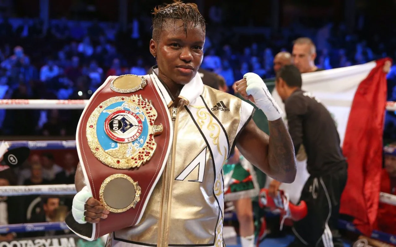 Nicola Adams retains world title after controversial draw