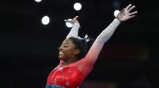 Simone Biles, US women win fifth consecutive world gymnastics title
