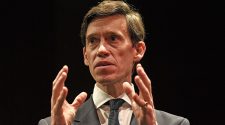 Rory Stewart quits Tory party to stand as independent in London Mayor race
