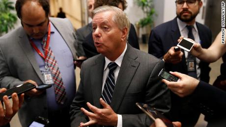 Graham, critic of House Dem process, praised depositions in 1998 impeachment proceedings