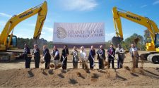 Ivey attends grand opening of Grand River Technology Park — Alabama Political Reporter