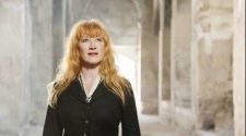 Loreena McKennitt stepping back from music to fight technology and climate crisis | Regional-Lifestyles | Lifestyles