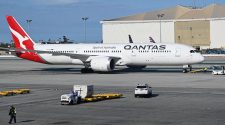 World's longest nonstop flight: Qantas Airlines completes 19-hour flight from New York to Sydney