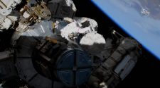 Astronauts Mourn Alexei Leonov, the World's 1st Spacewalker, While On a Spacewalk of Their Own