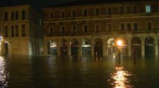 Venice floods: Climate change behind highest tide in 50 years, says mayor
