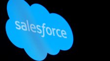 Salesforce to use Amazon AI technology to improve call center services