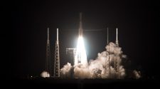 Boeing astronaut ship stalls in orbit