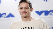 Pete Davidson asks fans to sign $1 million NDA before comedy show