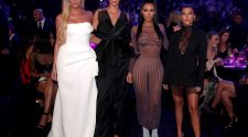 (L to R): Khloe Kardashian, Kendall Jenner, Kim Kardashian, and Kourtney Kardashian