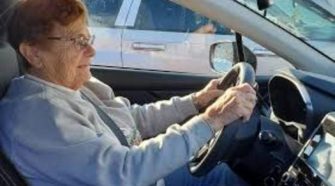 AAA says older drivers often try to avoid driving at night or during rush hours. But experts say new technology is available in many vehicles to help keep them safe and mobile. (NSC.org)