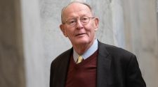 Lamar Alexander says he will announce decision on witnesses vote Thursday night