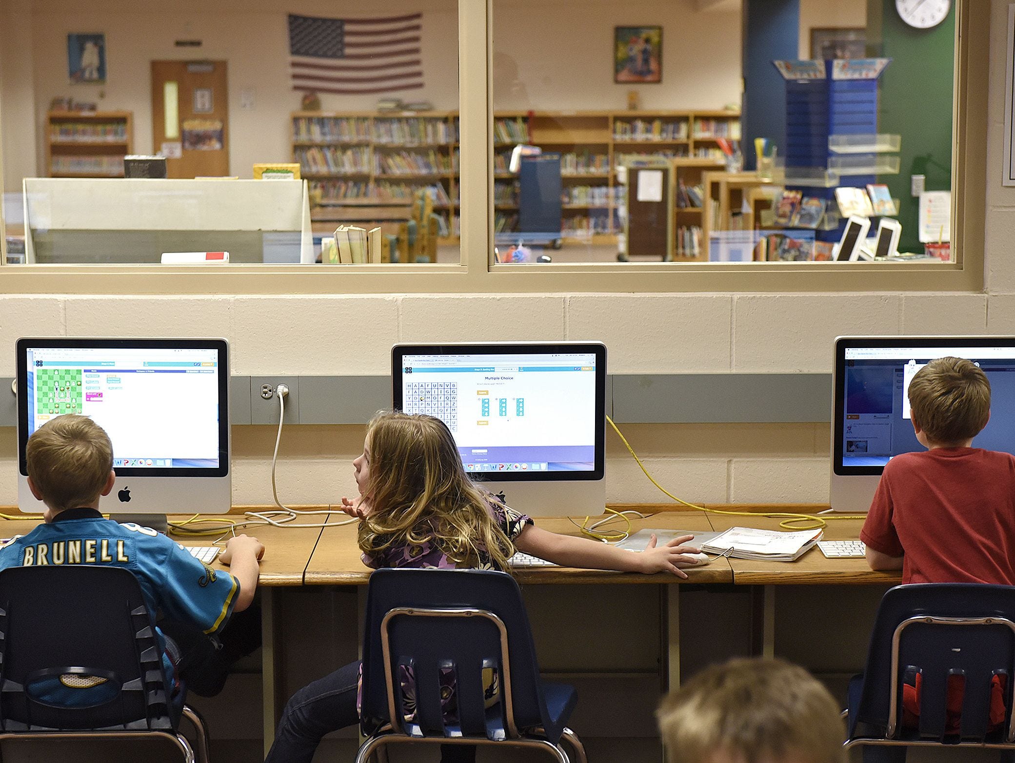 Students take part in a coding exercise during a class at Mississippi Heights Elementary in Sauk Rapids in 2015.