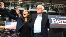Alexandria Ocasio-Cortez Isn't 'Breaking' With Bernie Sanders