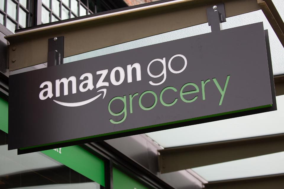 Amazon Launches First Full-Sized Go Grocery Store