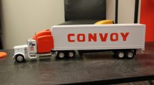 Convoy leans on its technology as Seattle digital freight startup navigates volatile trucking industry – GeekWire