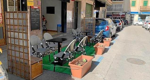 Restaurants take over parking spaces in Palma.