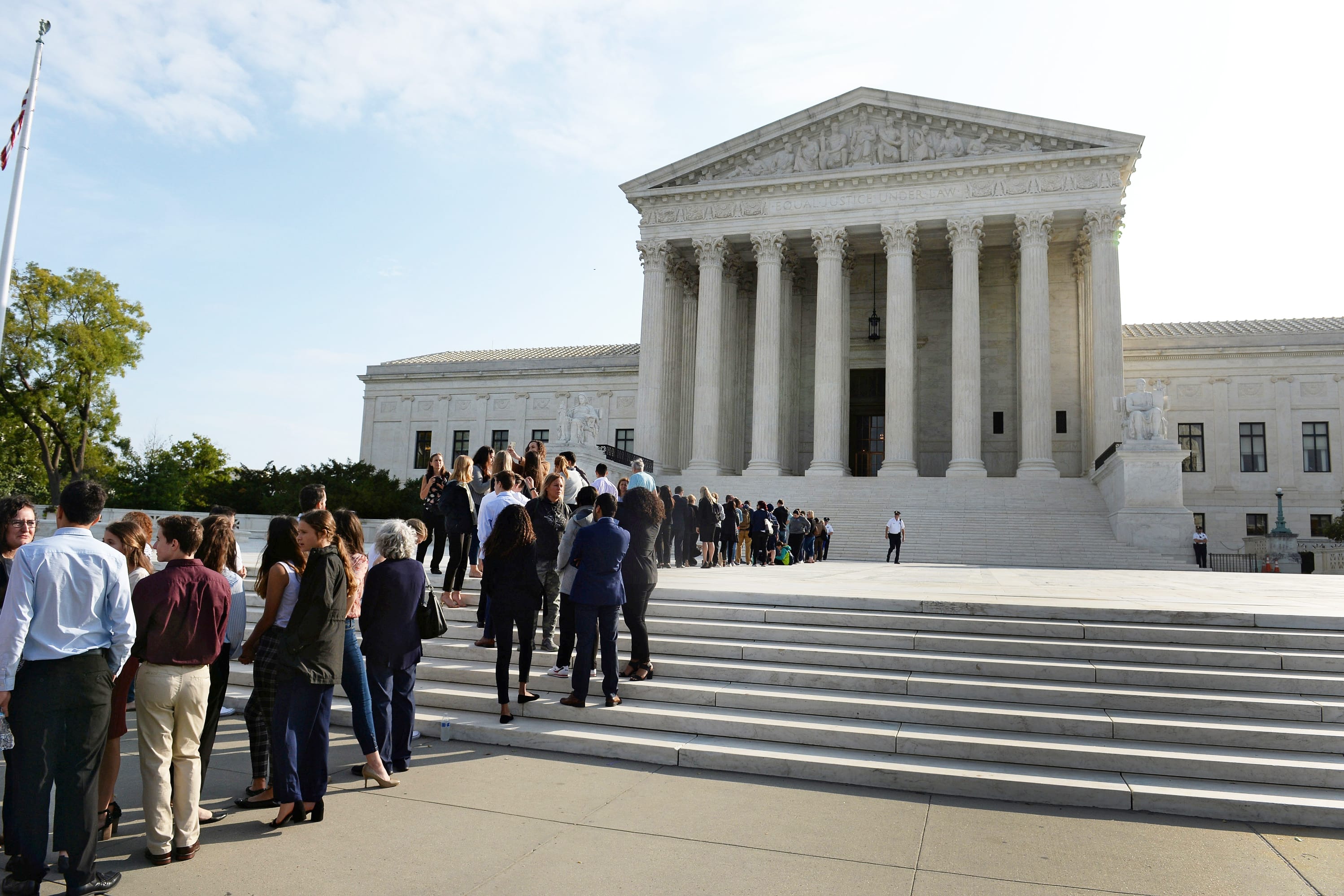 Supreme Court broadcasts oral arguments for first time