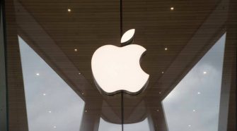 Apple to reopen 25 US stores, 12 in Canada this week