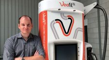 Australian company launches 'world-first' electric car charging technology