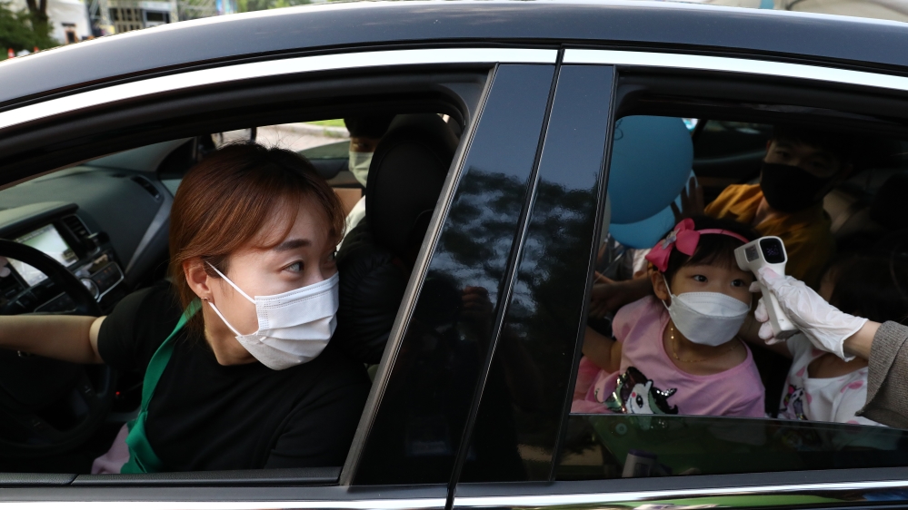 South Koreans Perform At Gyeongbokgung Palace Amid The Coronavirus Pandemic