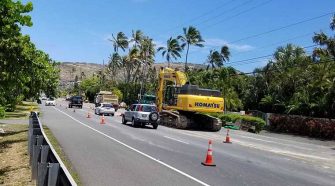 BILLY HULL / BHULL@STARADVERTISER.COM A water main break in Hawaii Kai has disrupted service for multiple days to eight homes in the area.