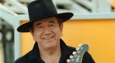 Trini Lopez, singer and 'Dirty Dozen' actor, dead at 83