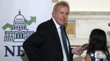 Ex-diplomat Darroch astounded by UK plan to break Brexit law
