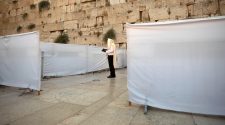 Israelis Prepare to Celebrate the Year’s Holiest Days Under Lockdown