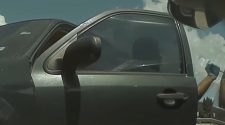 Tesla camera captures thief breaking into car at popular Austin tourist spot