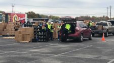 Austin ISD, Sen. Cornyn give meals to families for Thanksgiving break