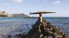 Hawaiians relish no-tourists break