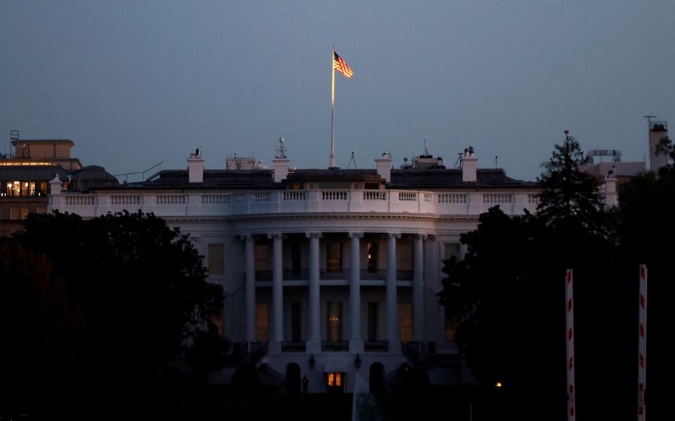 The White House is seen at sunrise during the election day, in Washington, U.S., November 3, 2020. REUTERS/Hannah McKay     TPX IMAGES OF THE DAY